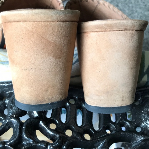 Roper Tan with red/green detailing women’s suede mules, size 8.5 - Picture 5 of 9